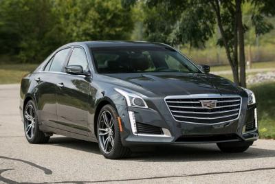 Traslado privado desde el aeropuerto de Newark EWR a Nueva York en un automóvil de negocios Traslado privado desde el aeropuerto de Newark EWR a Nueva York en un automóvil de negocios