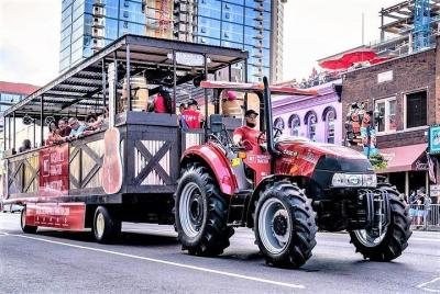 Recorrido en tractor para fiestas más grande y salvaje de Nashvil Recorrido en tractor para fiestas más grande y salvaje de Nashvil