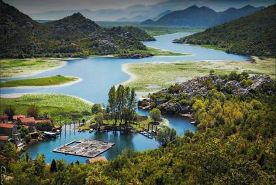 Podgorica Safari - Tour en coche - Zabljak Crnojevica y río Crnoj Podgorica Safari - Tour en coche - Zabljak Crnojevica y río Crnoj