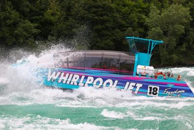 Paseo en bote a reacción con cúpula en las Cataratas del Niágara,