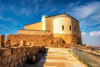 Traslado del aeropuerto a / desde Madaba o Mar Muerto o Amman o K