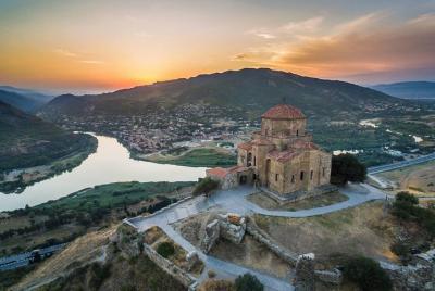 Excursión en grupo de Mtskheta / Jvari / Gori / Uplistsikhe a Tbi