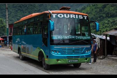 Pokhara a Katmandú en autobús turístico