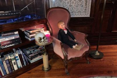 Investigación del fantasma de la casa encantada histórica