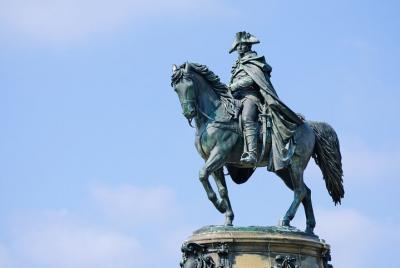 Tour privado familiar a pie: tras las huellas de los fundadores Tour privado familiar a pie: tras las huellas de los fundadores