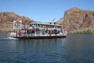 Ruta de Apache Trail y barco de vapor Dolly Ruta de Apache Trail y barco de vapor Dolly