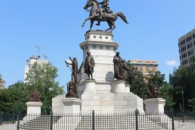 Recorrido a pie por la Plaza del Capitolio y el Edificio del Capi