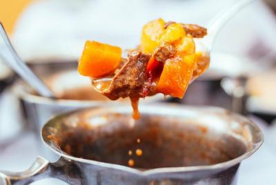 Las 10 degustaciones de Budapest con lugareños: tour gastronómico Las 10 degustaciones de Budapest con lugareños: tour gastronómico