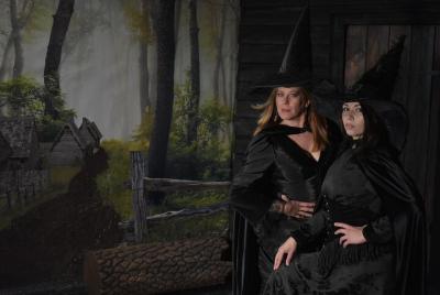 Sesión de fotos de la bruja de Olde Salem Village Sesión de fotos de la bruja de Olde Salem Village