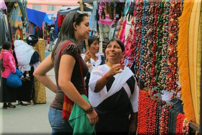Visita al mercado artesanal de Otavalo