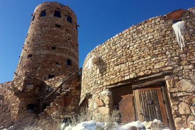 Grand Canyon Explorer: excursión de un día con ruinas de Sedona o
