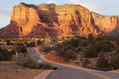 Excursión privada de lujo de medio día a Sedona en automóvil de l