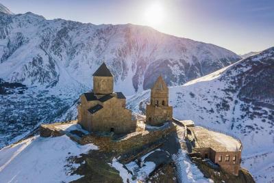 Mtskheta-Jvari + Kazbegi Tour privado