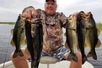 Excursión de pesca todo el día en el lago Okeechobee cerca de Pal Excursión de pesca todo el día en el lago Okeechobee cerca de Pal