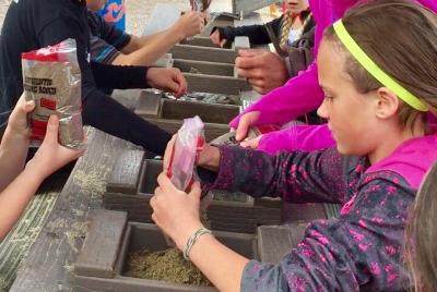 Minería familiar de piedras preciosas en West Yellowstone