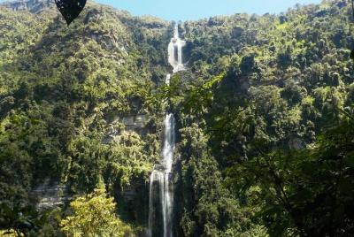 Visita a la cascada natural de La Chorrera