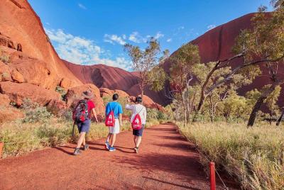 Excursión de medio día a la base de Uluru (Ayers Rock) y al atard