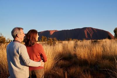 Excursión de medio día a Uluru Sunrise (Ayers Rock) y Kata Tjuta