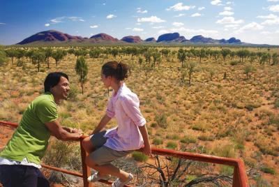 Excursión de medio día a Kata Tjuta Sunrise y Valley of the Winds