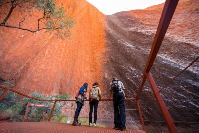 Tour de los sitios sagrados de Uluru Tour de los sitios sagrados de Uluru