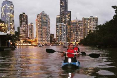 Tour nocturno guiado por el río Brisbane en kayak: nuestro tour m Tour nocturno guiado por el río Brisbane en kayak: nuestro tour m