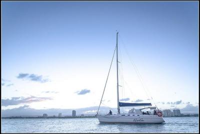 Gold Coast Sailing Cruise con vino espumoso y plato de aperitivos Gold Coast Sailing Cruise con vino espumoso y plato de aperitivos