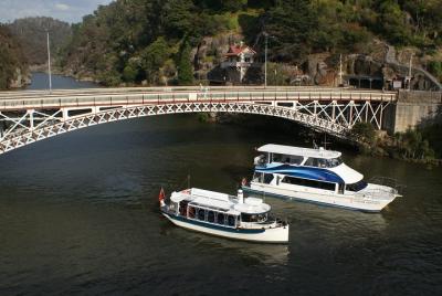 Cataract Gorge Cruise 9:30 am Cataract Gorge Cruise 9:30 am
