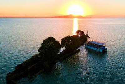 Aquascene Magnetic Island Sunset & Shipwreck Tour Aquascene Magnetic Island Sunset & Shipwreck Tour