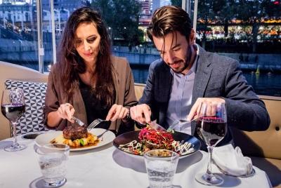 Cena crucero privado romántico en Melbourne para 2 personas