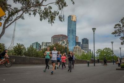 Recorrido de running al amanecer en Yarra Recorrido de running al amanecer en Yarra