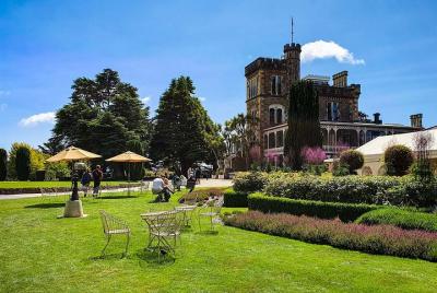Tour privado por el icónico castillo de Larnach Tour privado por el icónico castillo de Larnach