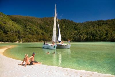 Full-Day Sailing Adventure en el Parque Nacional Abel Tasman