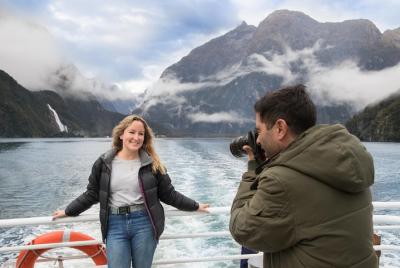 Milford Sound Tour y crucero con vuelo panorámico desde Queenstow Milford Sound Tour y crucero con vuelo panorámico desde Queenstow