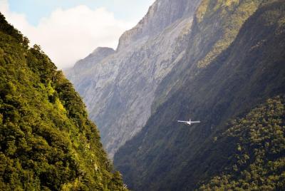 Milford Sound Scenic Fly-Cruise-Fly saliendo de Queenstown Milford Sound Scenic Fly-Cruise-Fly saliendo de Queenstown