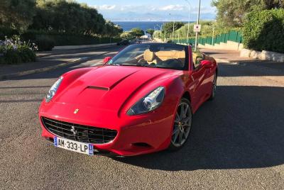 Tour privado de Juan les Pins en Ferrari