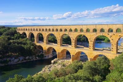 Descubre el legendario Pont du Gard - Traslado desde Aviñón y ent