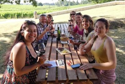Excursión gastronómica y vinícola para pequeños grupos a Saint-Ém