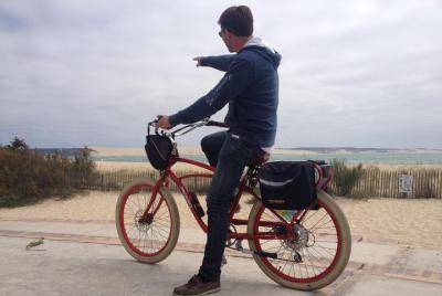 Alquiler de bicicletas eléctricas en Burdeos Recorrido autoguiado