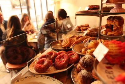 Tour a pie de comida gourmet en Burdeos con almuerzo