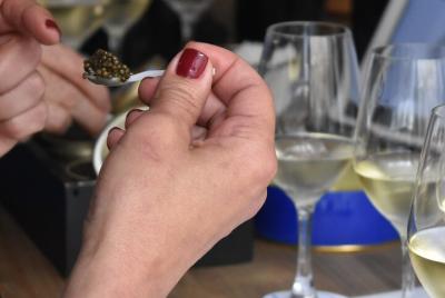 Una hora de degustación de champán y caviar francés