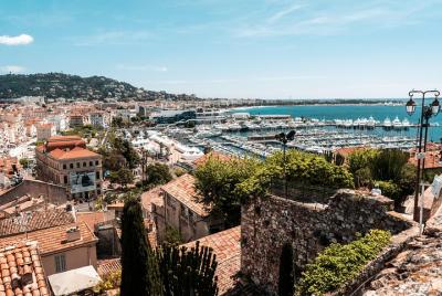 Los lugares Instagrammable de Cannes con un local Los lugares Instagrammable de Cannes con un local