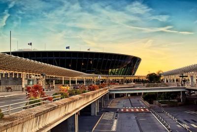 Traslado privado de salida al aeropuerto de Niza desde Cannes, Mó Traslado privado de salida al aeropuerto de Niza desde Cannes, Mó