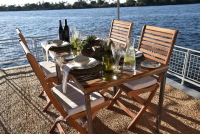 Crucero privado con almuerzo por el río Zambezi