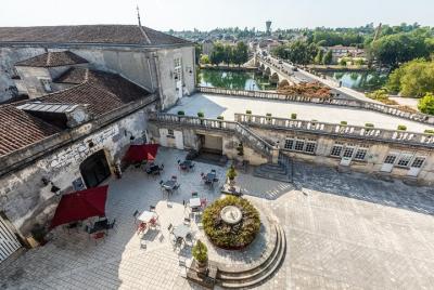 En el corazón de la experiencia Château con degustación en Cognac En el corazón de la experiencia Château con degustación en Cognac