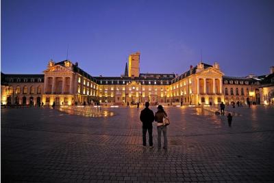 SIGHTJOGGING en el centro histórico de DIJON clasificado por la U