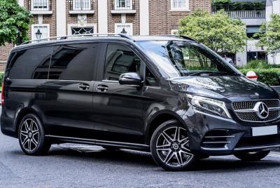 Traslado privado: puerto de LE HAVRE a la ciudad de París en furgoneta de lujo Traslado privado: puerto de LE HAVRE a la ciudad de París en furgoneta de lujo