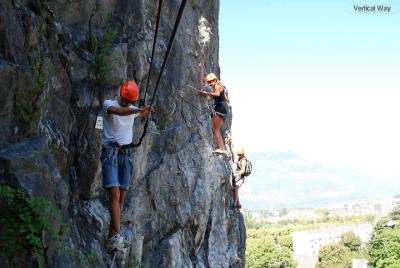 Vía ferrata tomada desde la Bastilla en Chartreuse - Grenoble Vía ferrata tomada desde la Bastilla en Chartreuse - Grenoble
