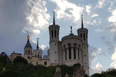Tour privado de fantasmas de Lyon: juego de exploración del centro de la ciudad encantada Tour privado de fantasmas de Lyon: juego de exploración del centro de la ciudad encantada