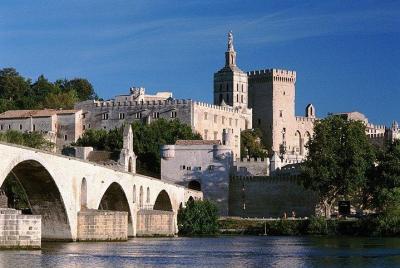 Avignon, Palacio de los Papas y degustación de vinos Côtes du Rhô