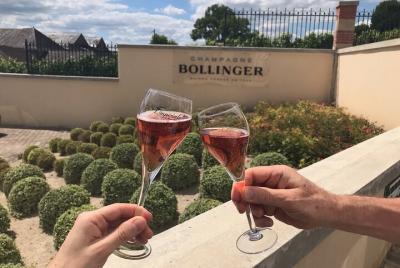 Visita a Epernay y viñedos con degustación de champán. Visita a Epernay y viñedos con degustación de champán.
